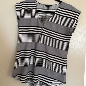 Silky zip front Express top